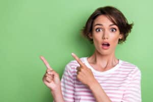 How, Woman reaction, Green color background, Limb tip polishing.